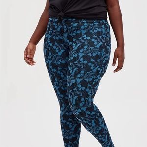 Torrid Skull Legging Size 1 Blue